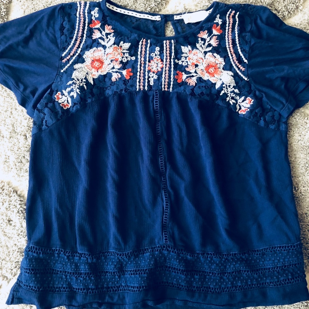 Altar’d patterned top